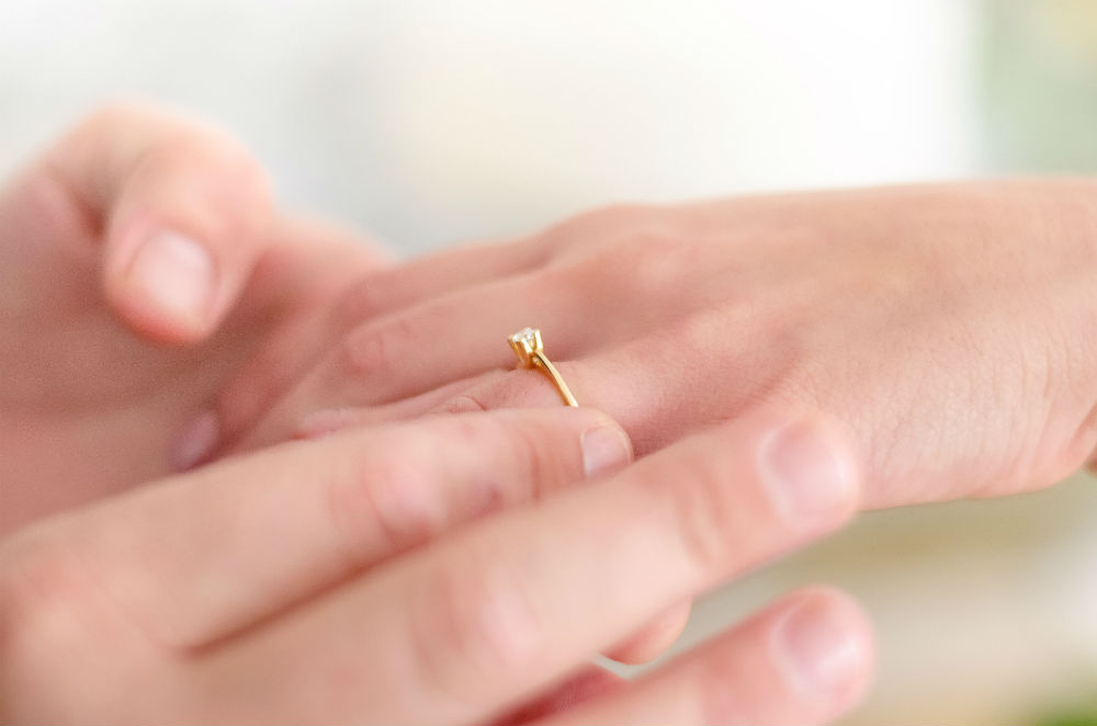 3 Simple Engagement Ring Styles for the Minimalist Bride