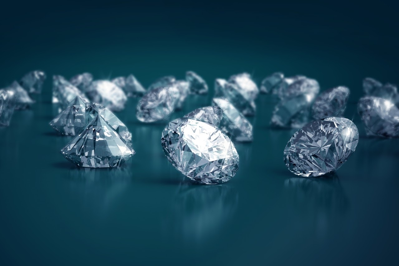 Learn the Differences Between Natural and Lab-Created Diamonds