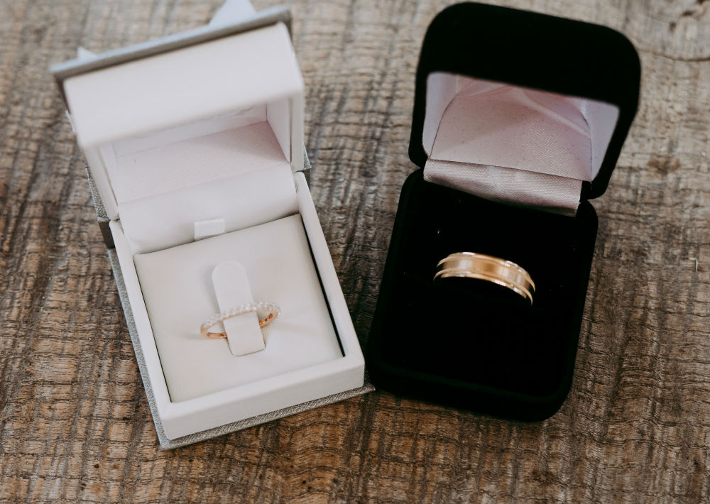 WHY SHOP FOR MEN'S WEDDING BANDS AT ROGERS JEWELRY CO.? WHY SHOP FOR MEN'S WEDDING BANDS AT ROGERS JEWELRY CO.?